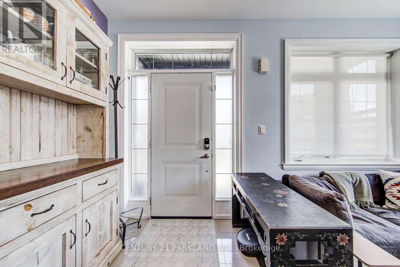 118 GLEBEMOUNT AVENUE - 4