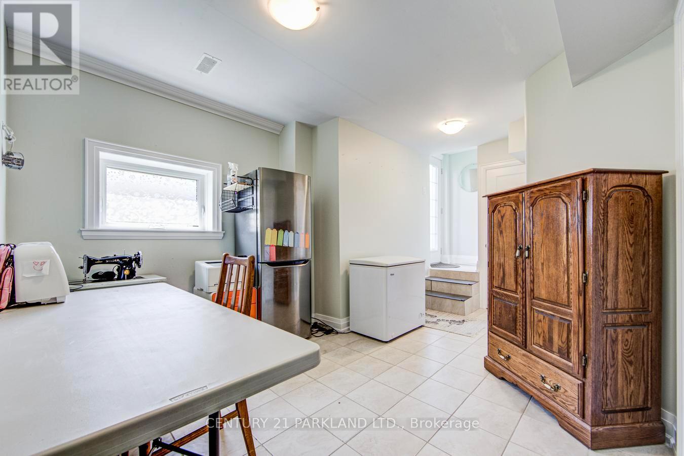 118 GLEBEMOUNT AVENUE - 43
