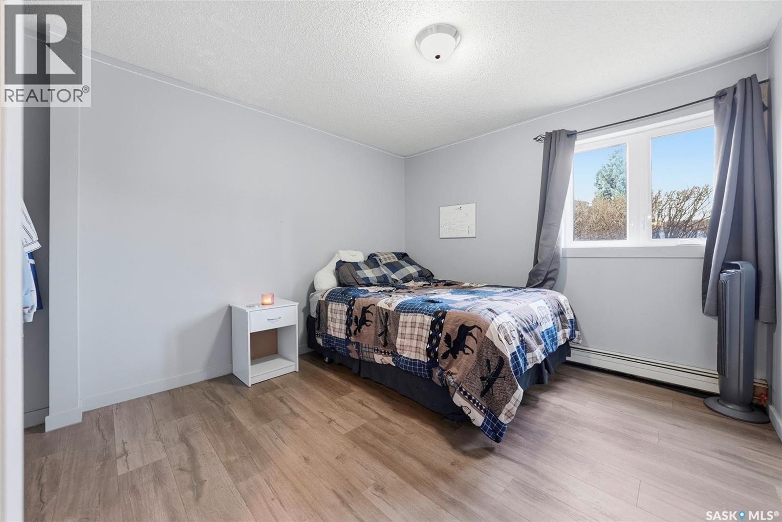#105 315 Tait CRESCENT - 12