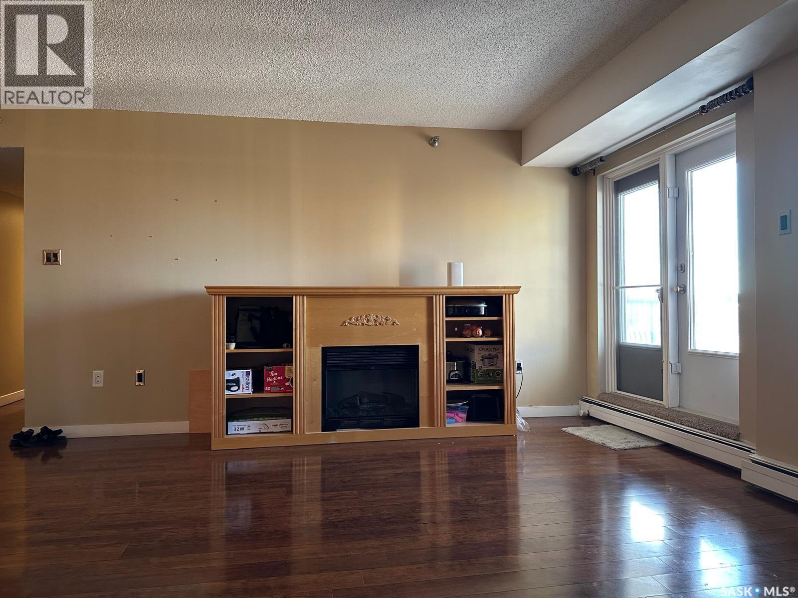 #904 405 5th AVENUE N - 18