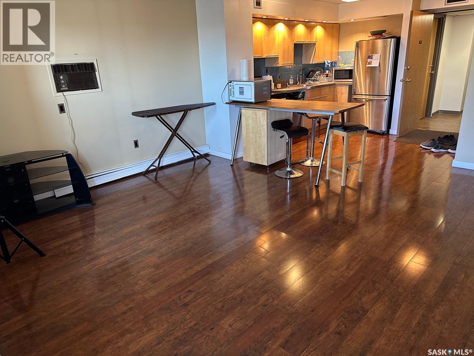 #904 405 5th AVENUE N - 4