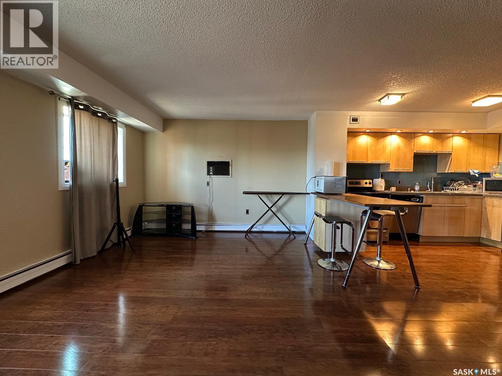 #904 405 5th AVENUE N - 6