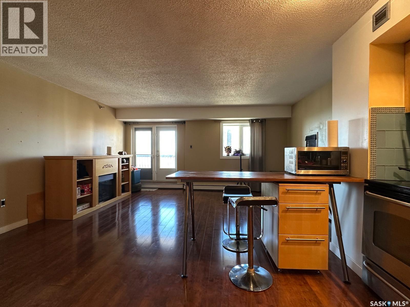 #904 405 5th AVENUE N - 9
