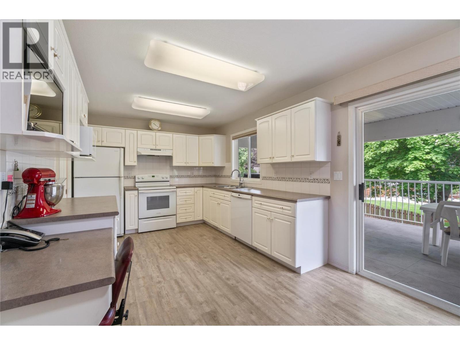  1581 16 Avenue Southeast, Salmon Arm