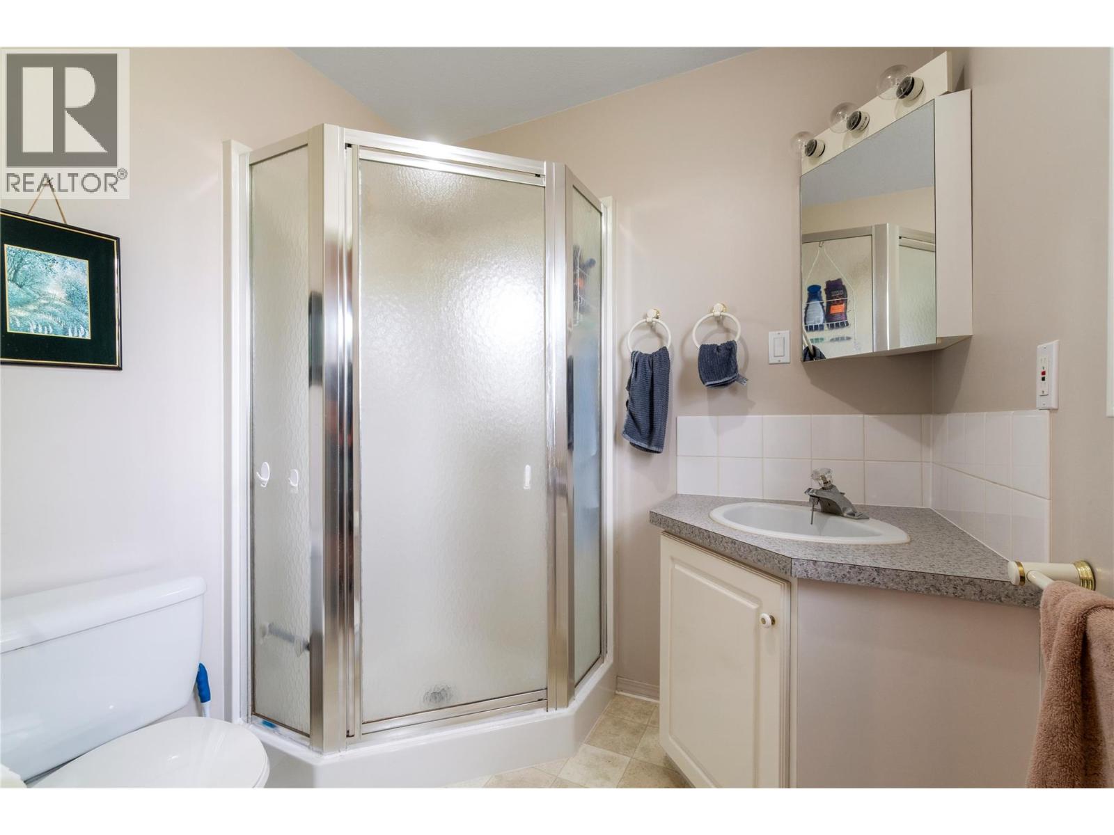  1581 16 Avenue Southeast, Salmon Arm