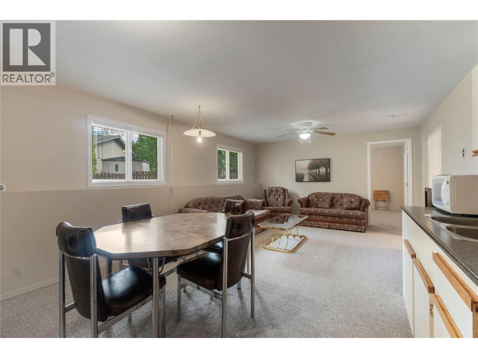 1581 16 Avenue SE - 33