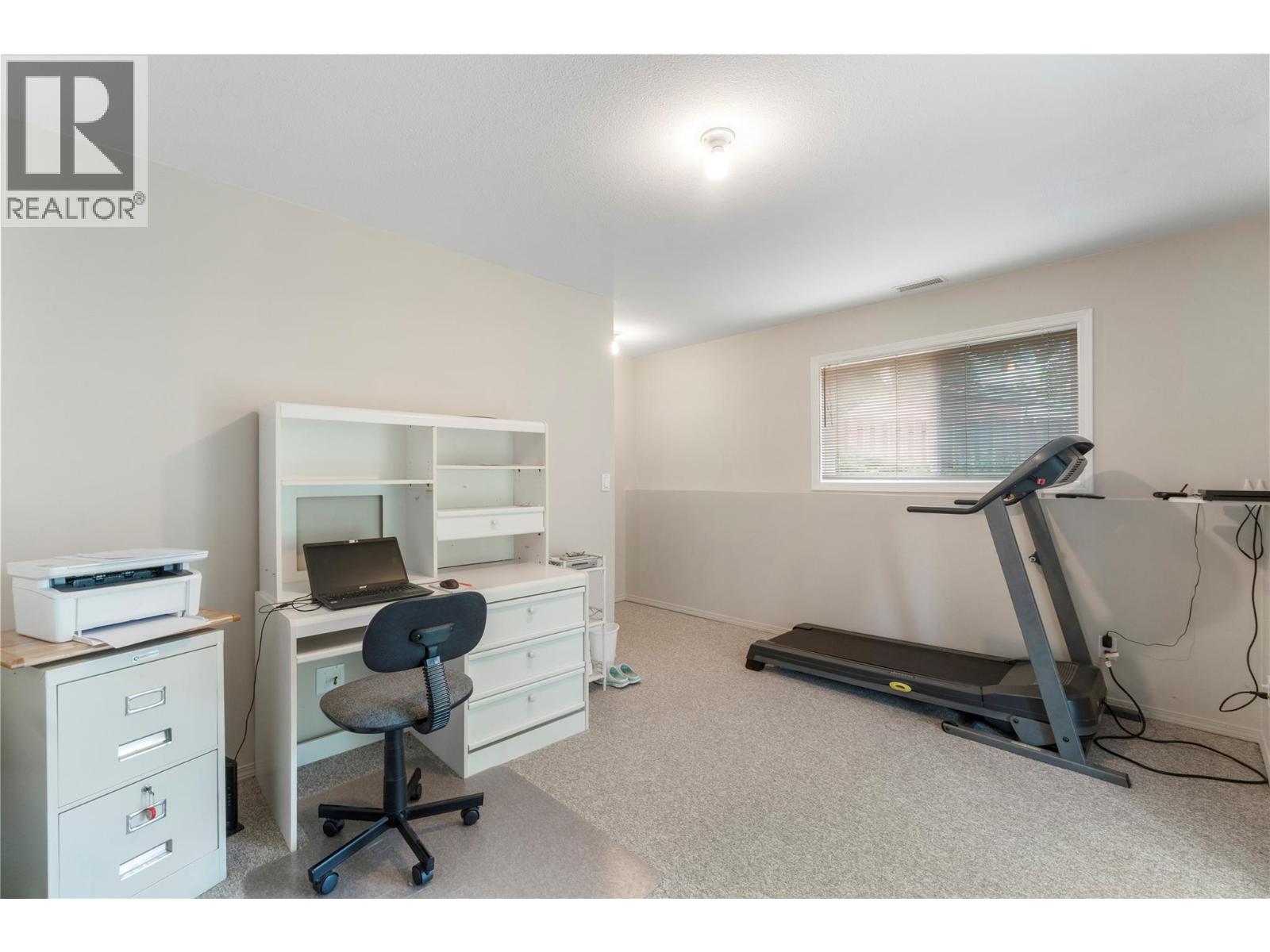 1581 16 Avenue SE - 40