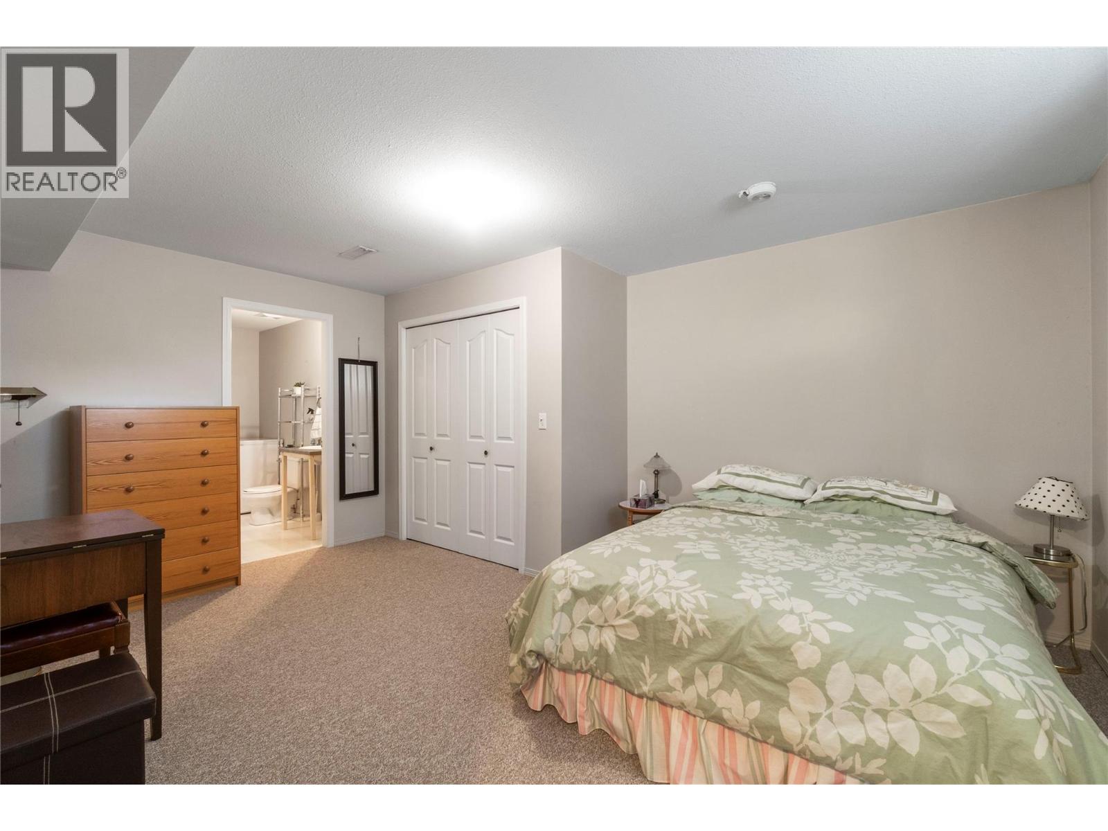1581 16 Avenue SE - 42
