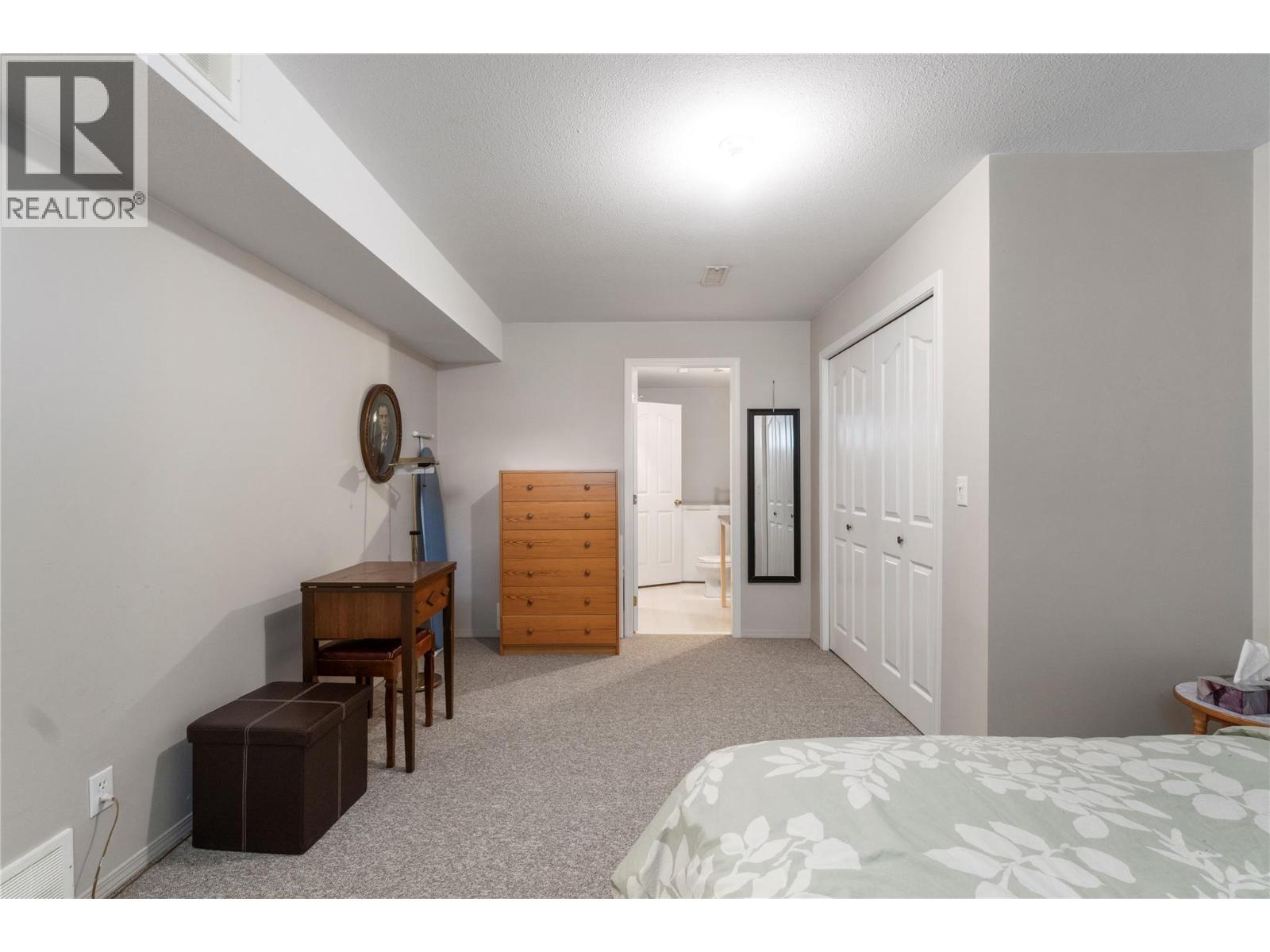 1581 16 Avenue SE - 43