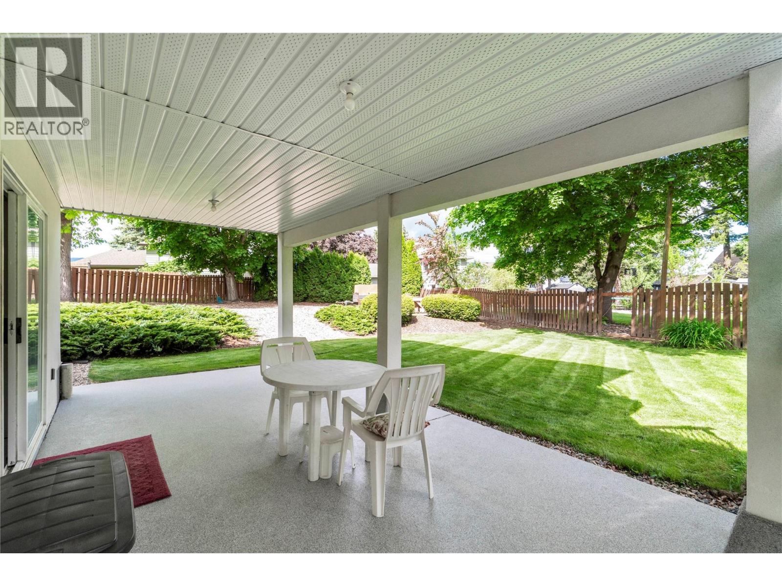  1581 16 Avenue Southeast, Salmon Arm
