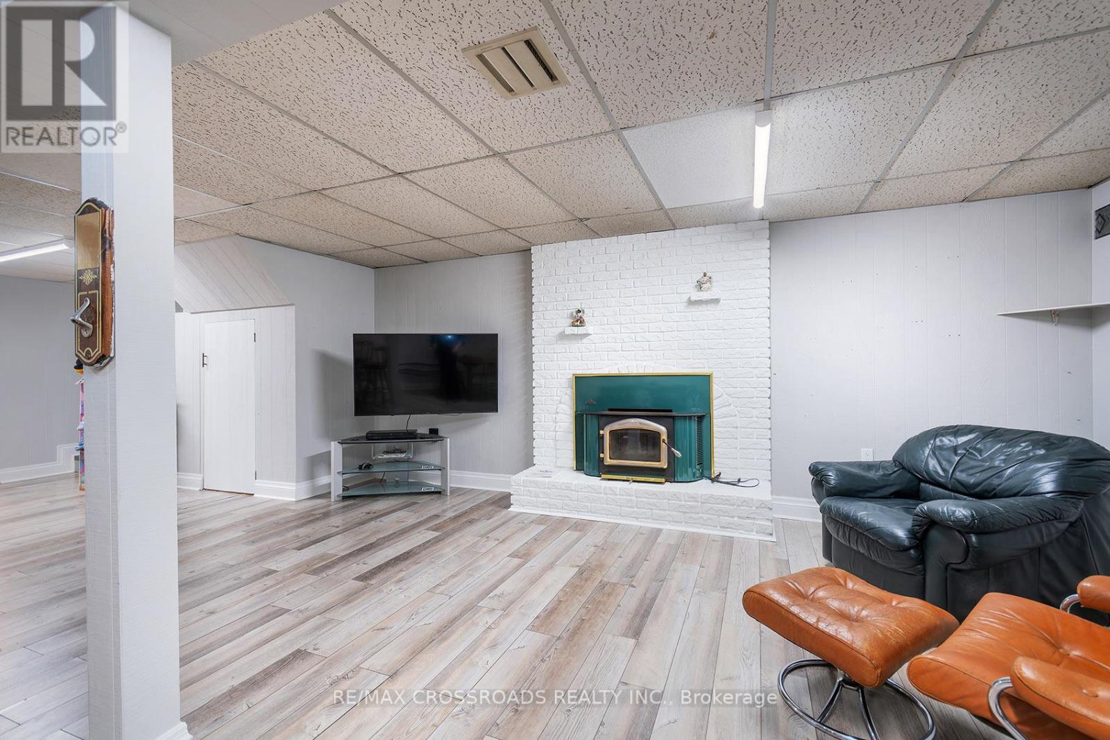 164 GLEN SPRINGS DRIVE - 32