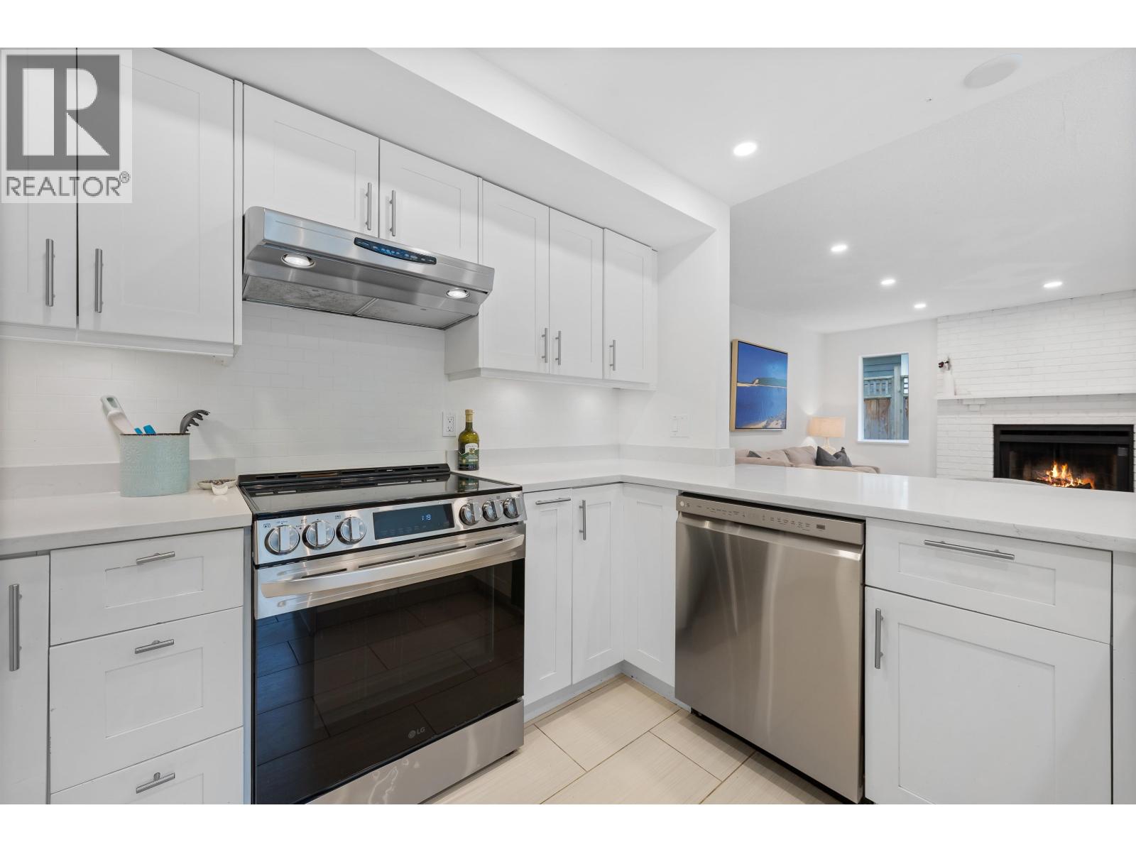 5636 MARINE DRIVE, West Vancouver