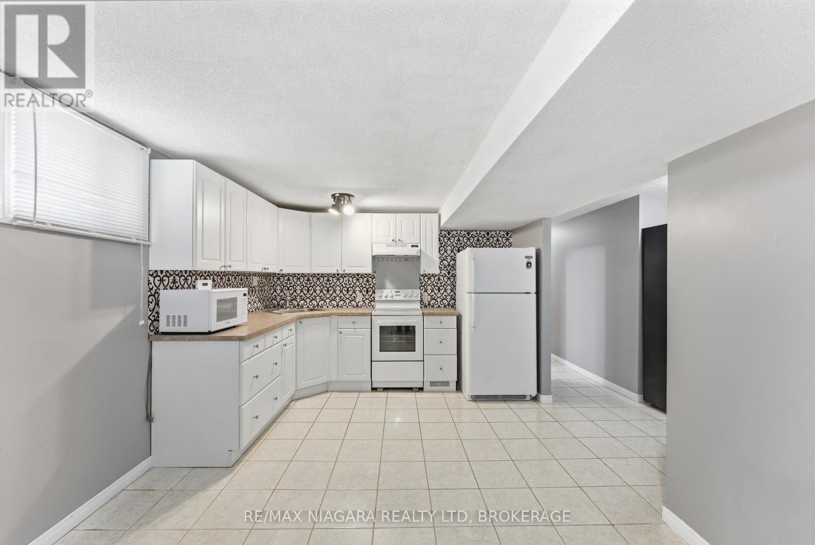 31 MILDRED AVENUE - 16
