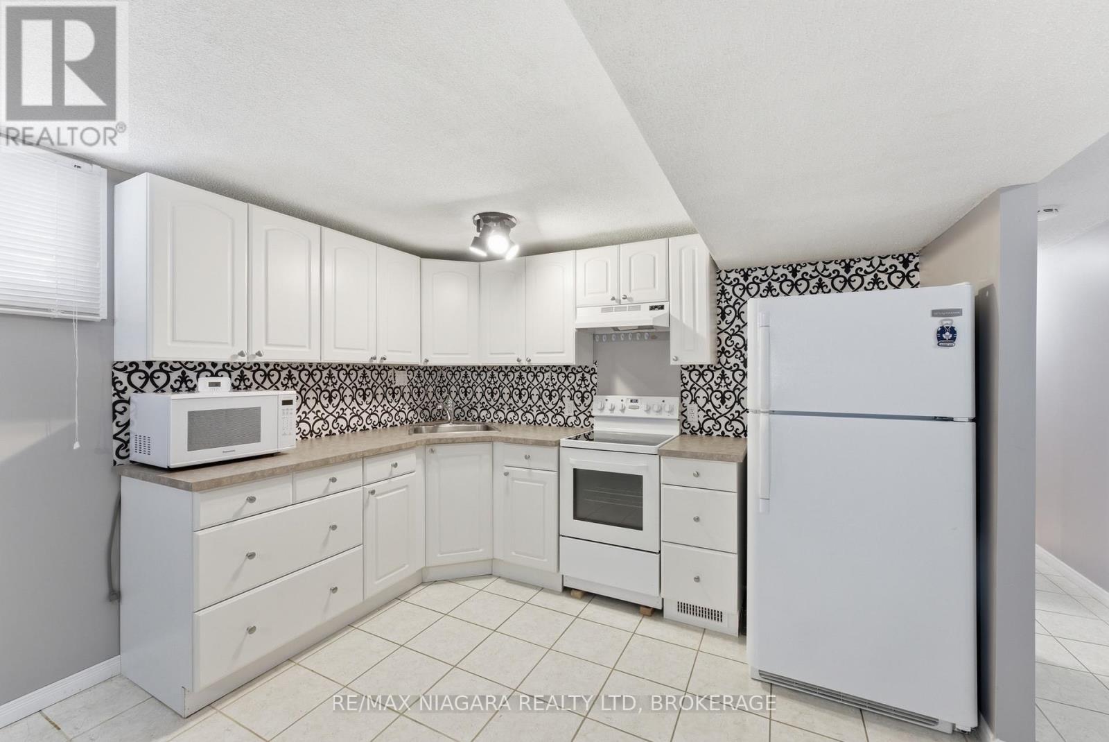 31 MILDRED AVENUE - 17