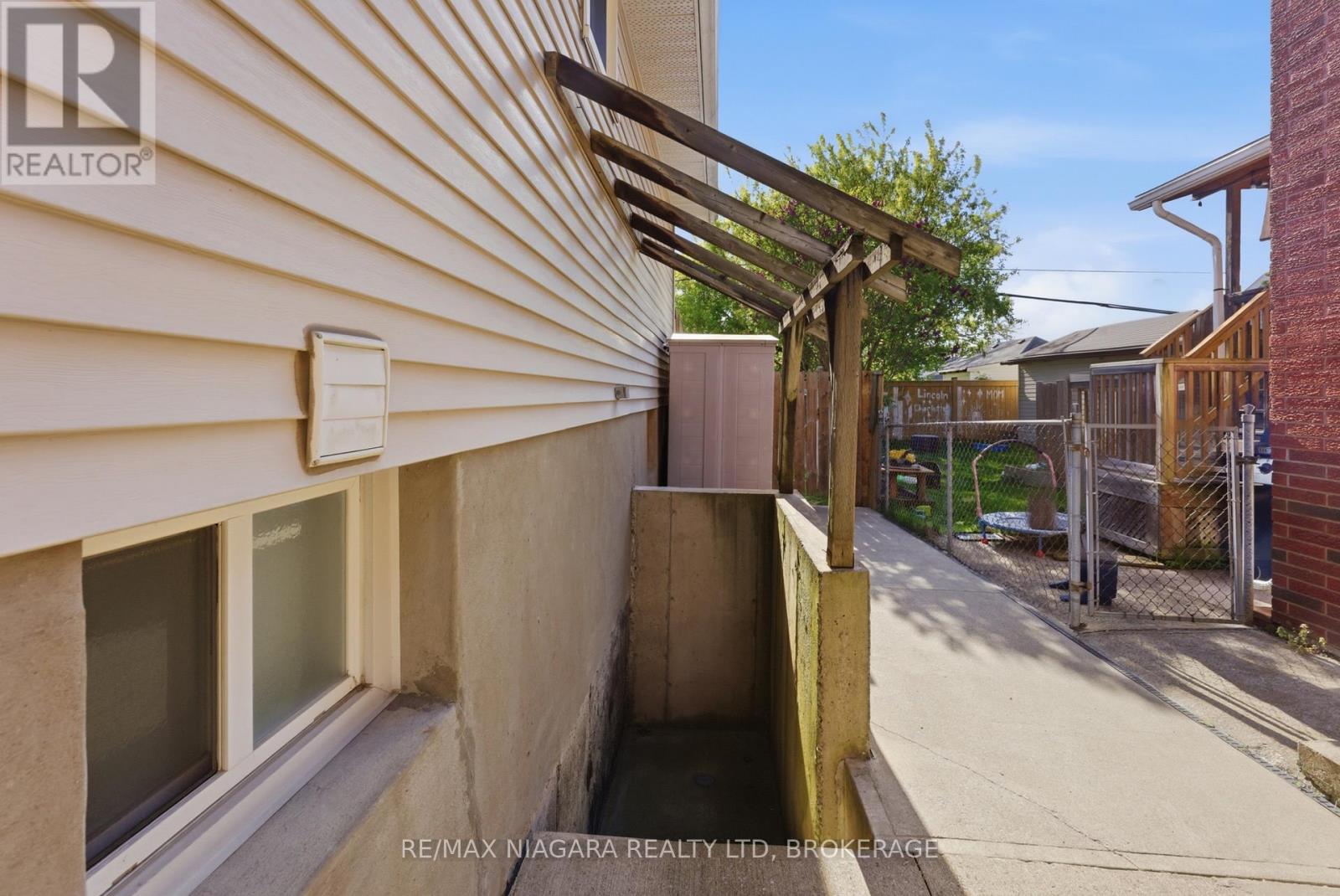31 MILDRED AVENUE - 26
