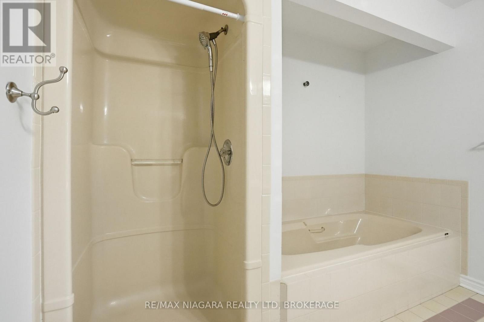 #25 2720 MEWBURN ROAD - 26