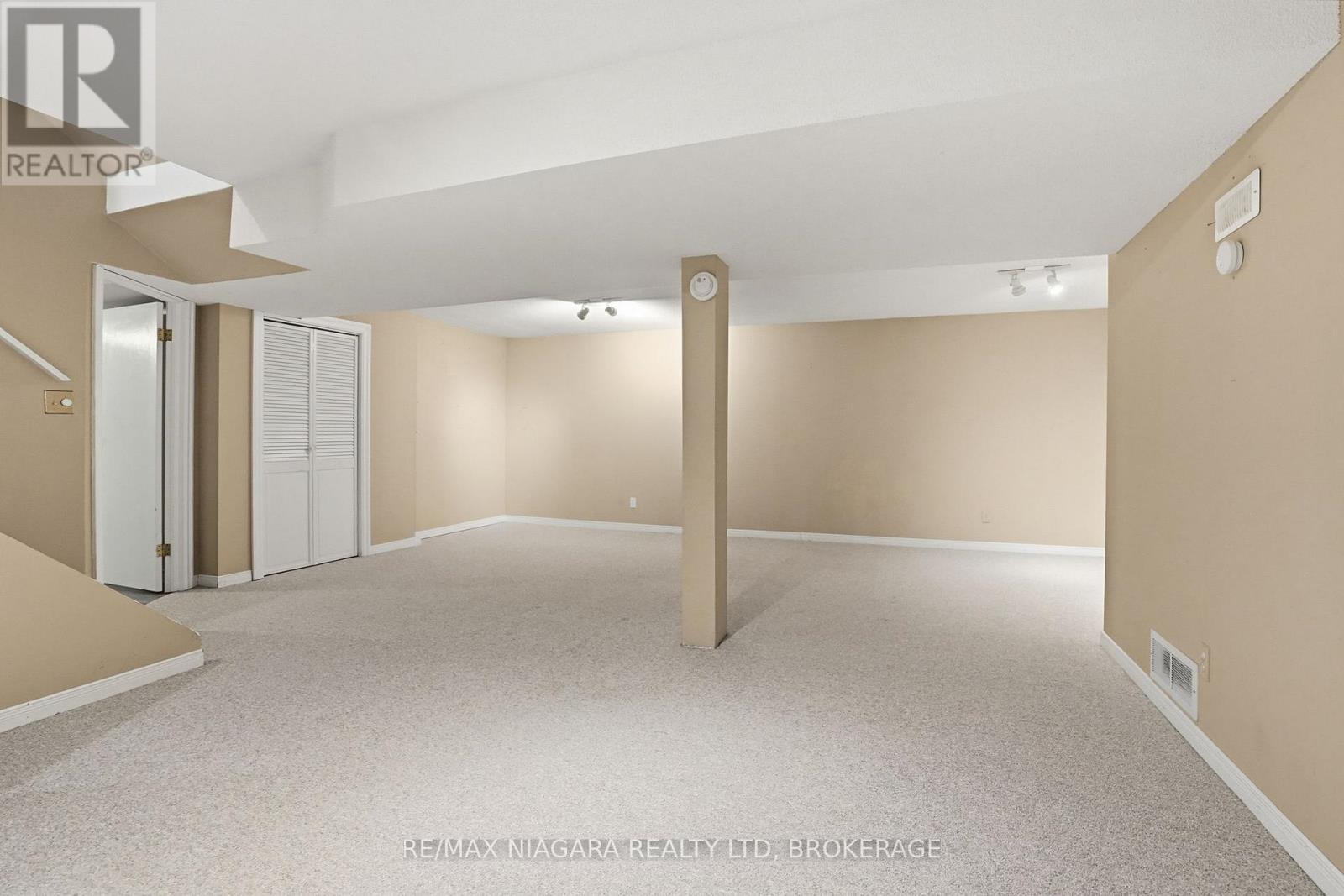 #25 2720 MEWBURN ROAD - 27