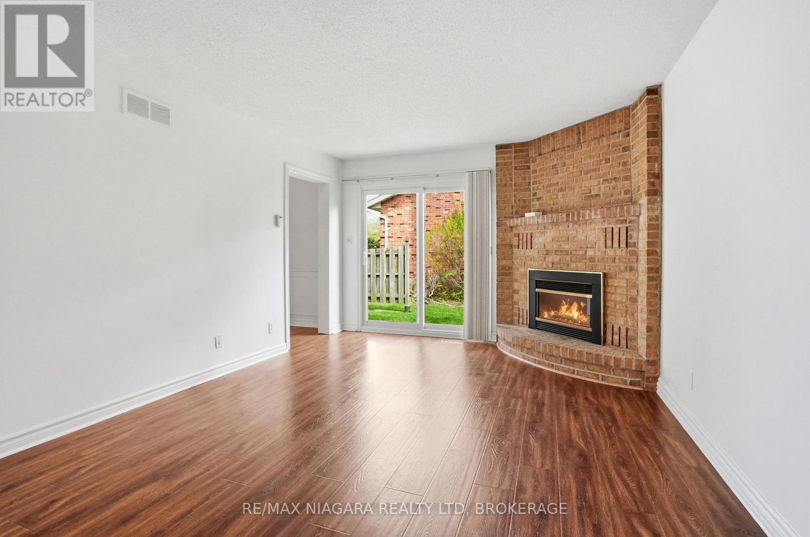 #25 2720 MEWBURN ROAD - 7
