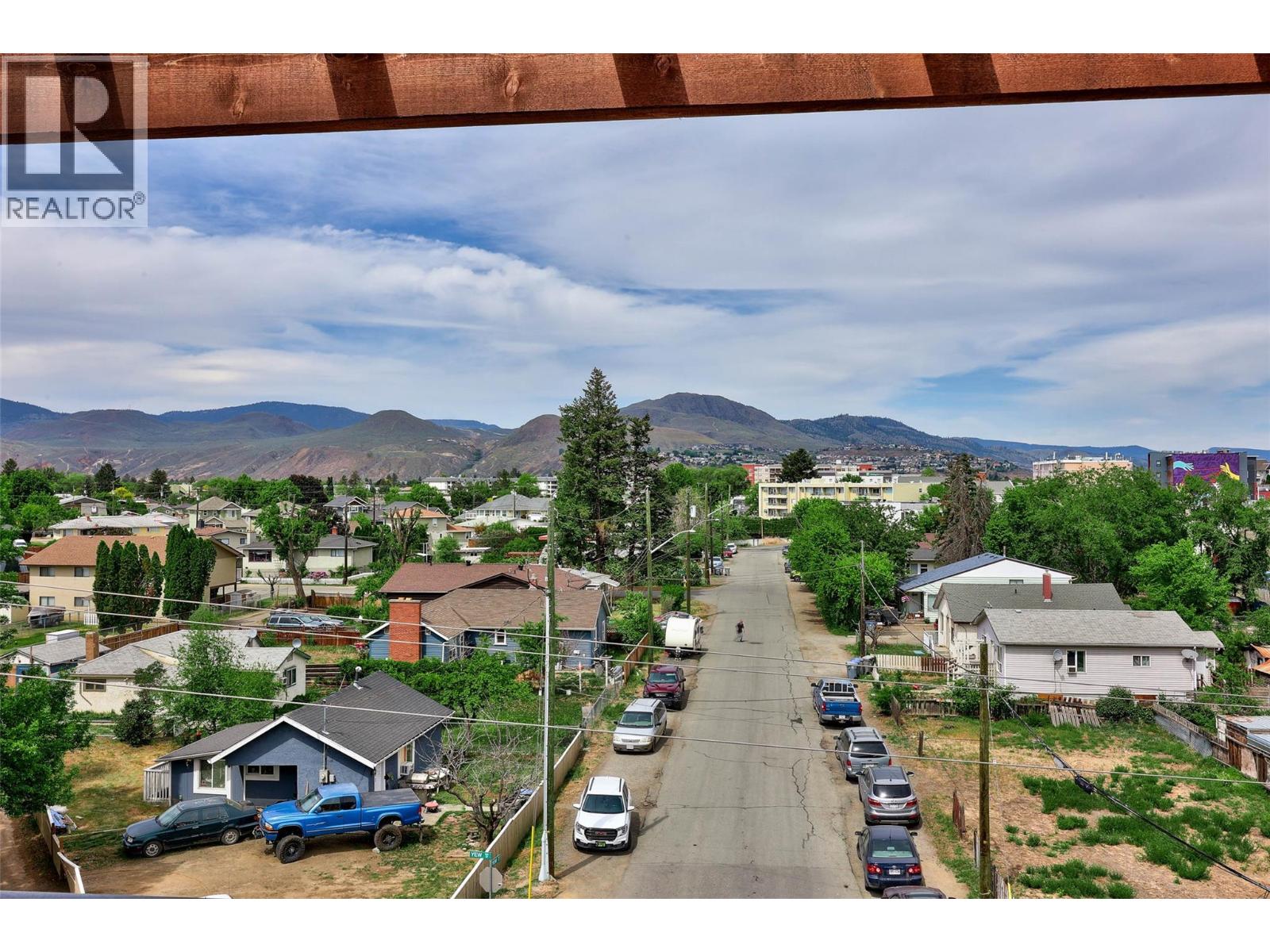 #201 107 YEW Street - 36