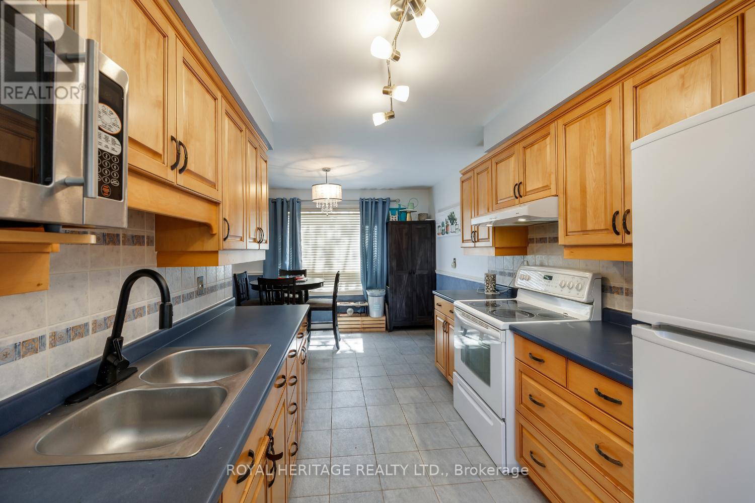 #14 1640 NICHOL AVENUE S - 13