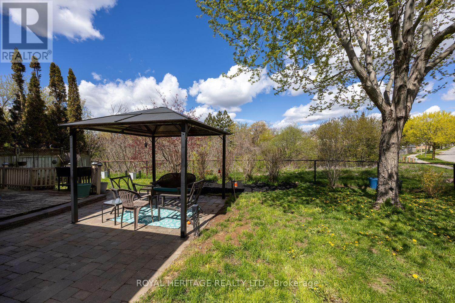 #14 1640 NICHOL AVENUE S - 32