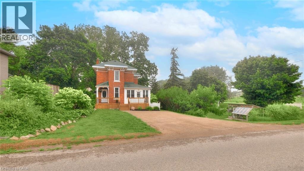 2027 VICTORIA Street - 45
