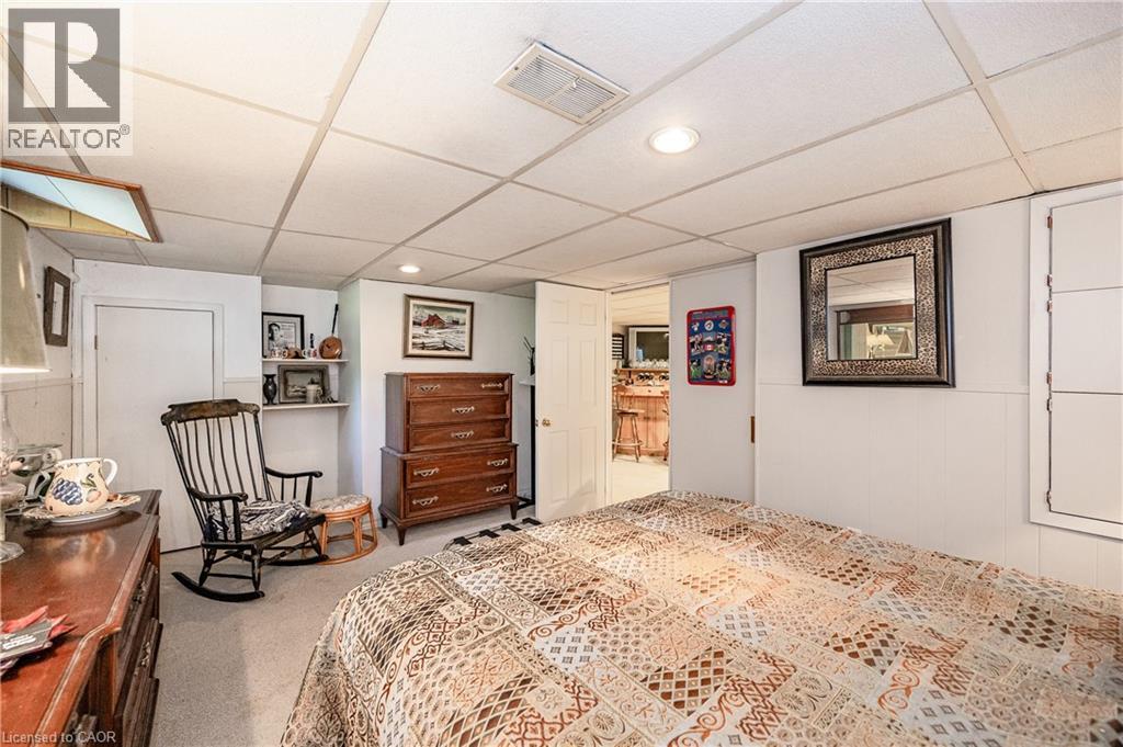 557 STILLWATER Crescent, Burlington, Ontario, L7T3M8 — Photo 6