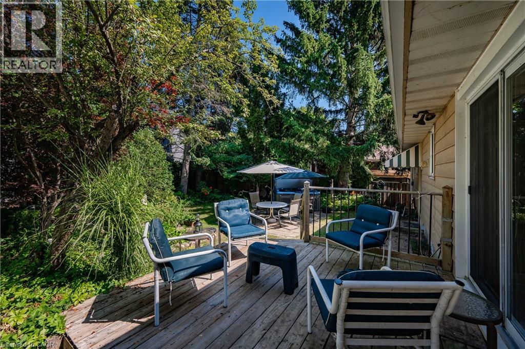557 STILLWATER Crescent, Burlington, Ontario, L7T3M8 — Photo 8