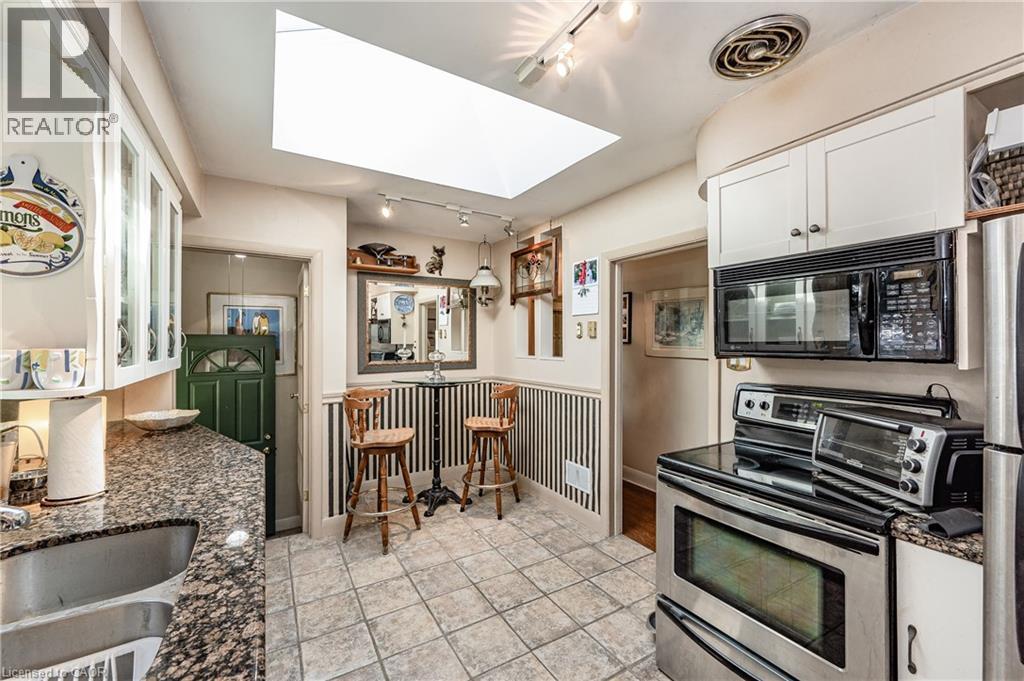 557 STILLWATER Crescent, Burlington, Ontario, L7T3M8 — Photo 10