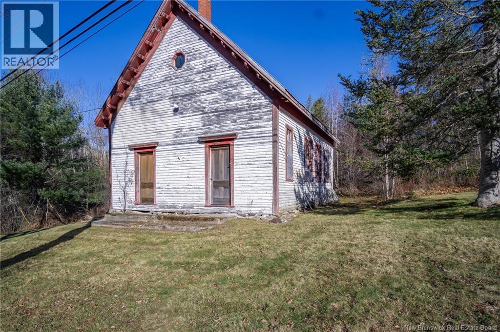 296 Ledge Road - 5