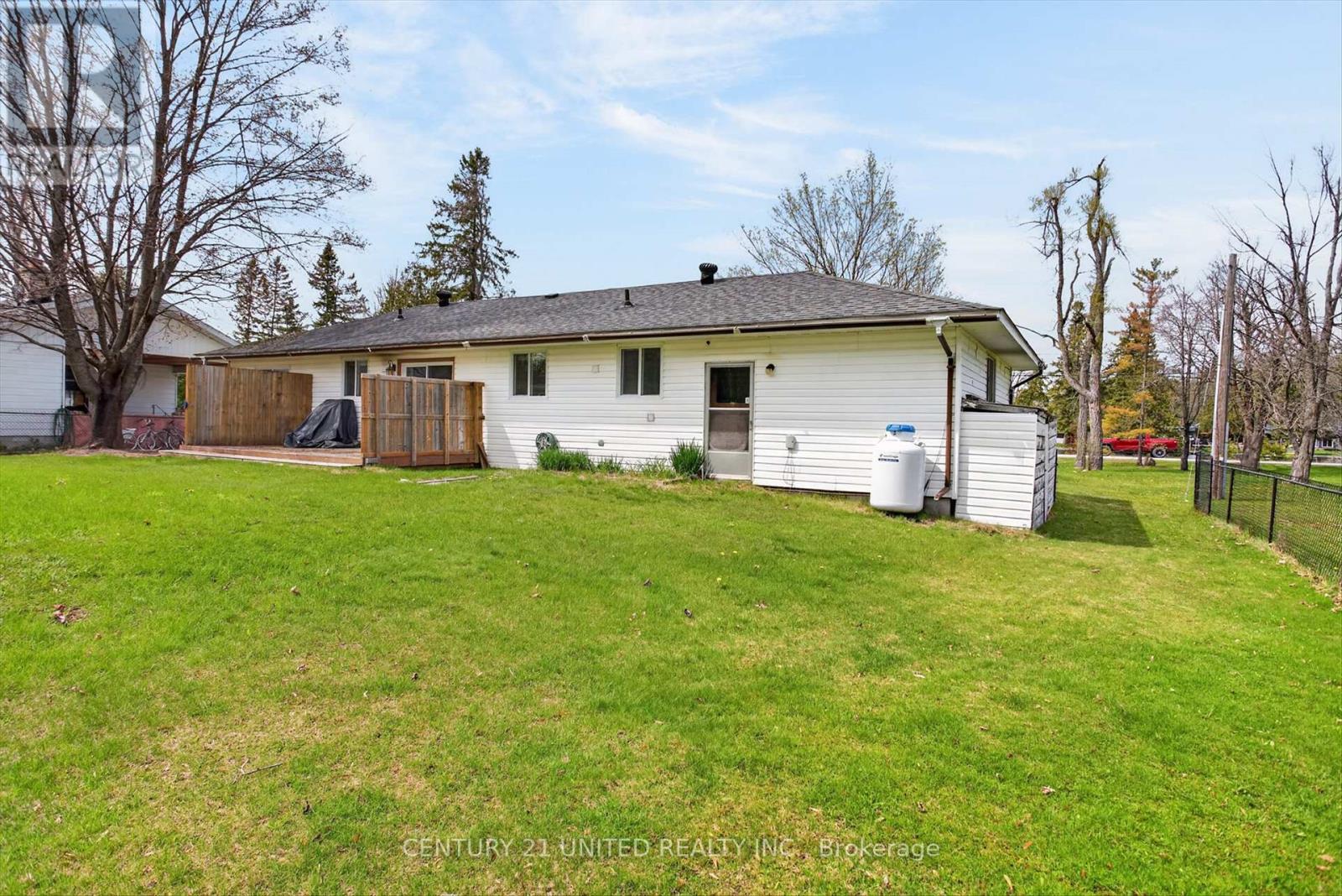50 TRENT CANAL ROAD - 27