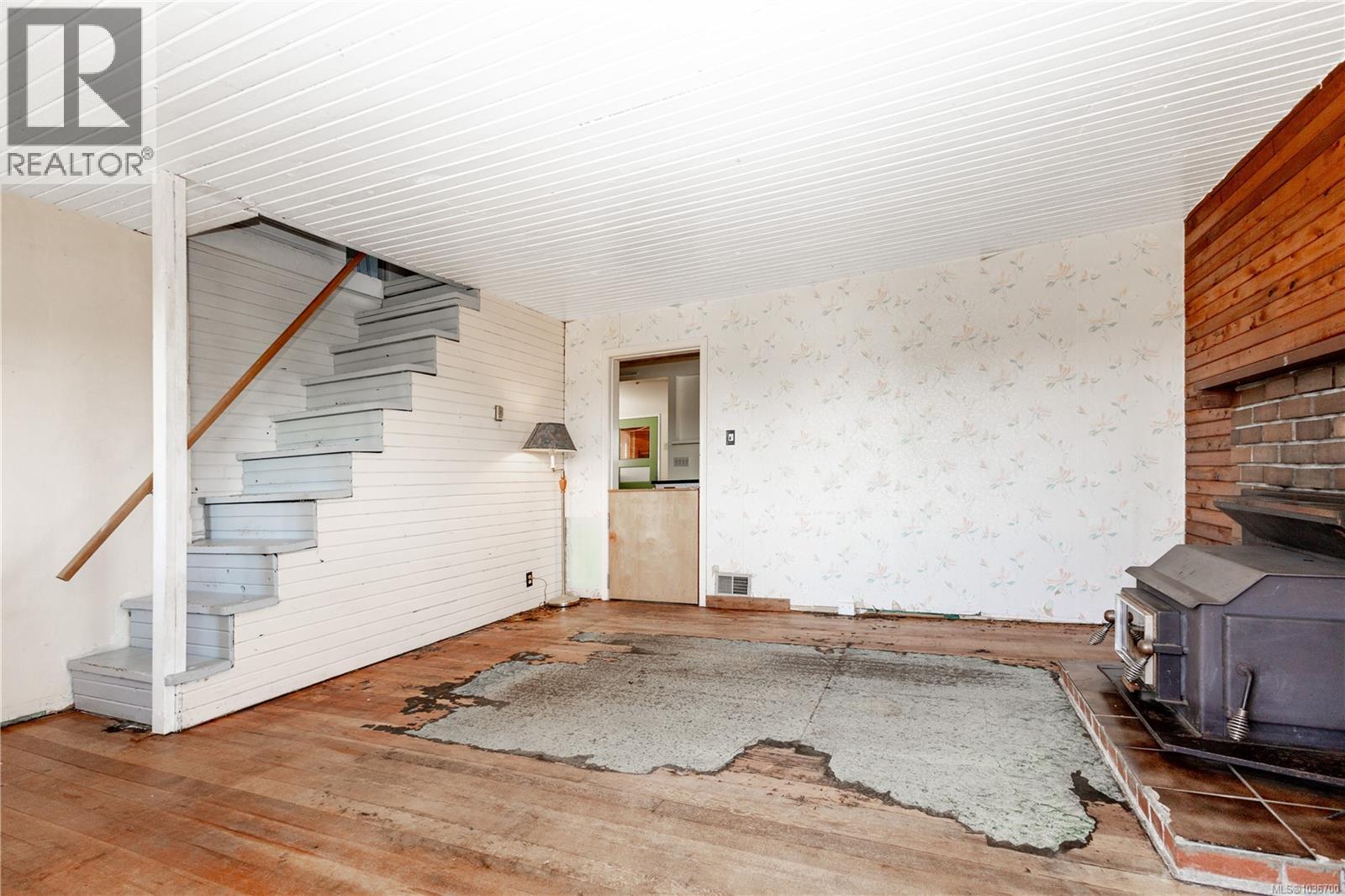 566 Thulin St - 19