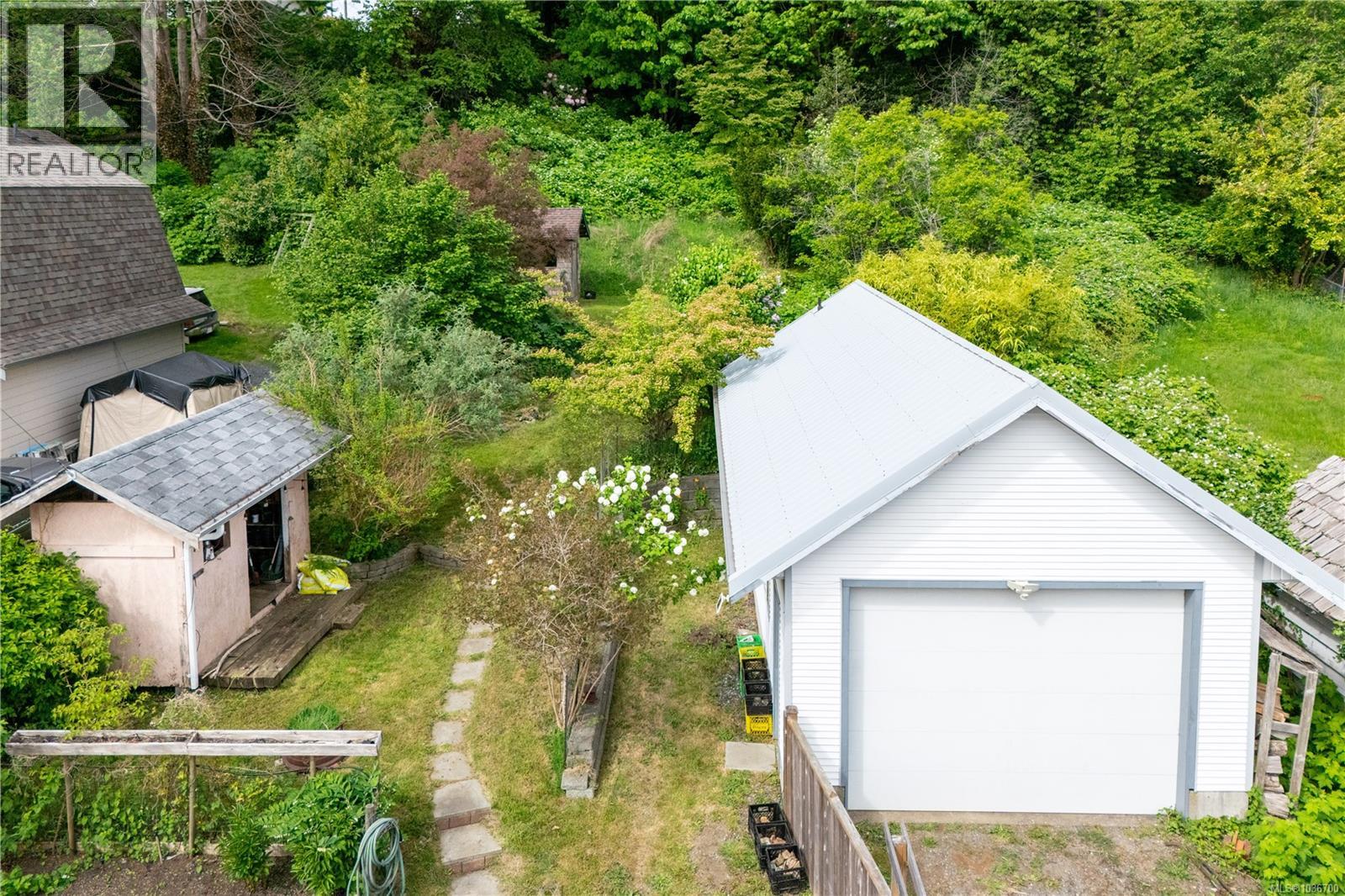 566 Thulin St - 3