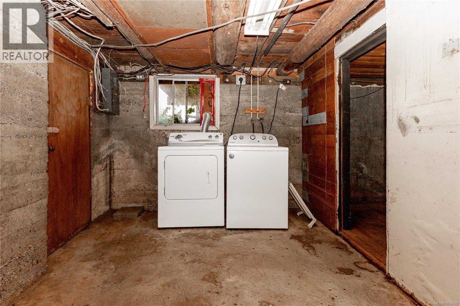 566 Thulin St - 30
