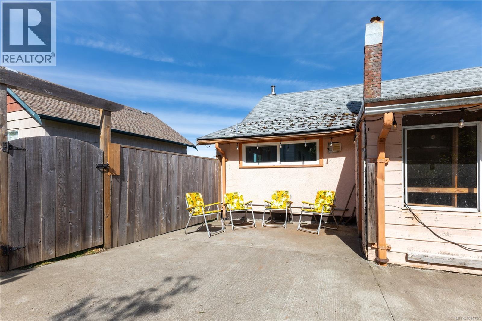 566 Thulin St - 35