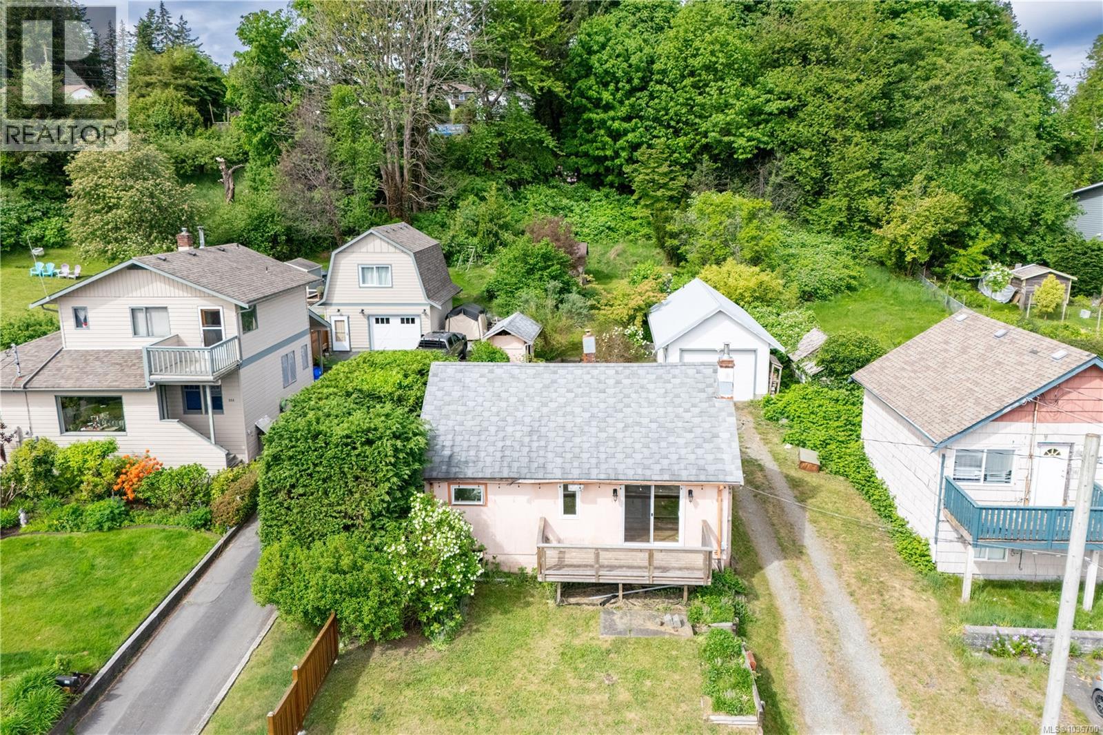 566 Thulin St - 4