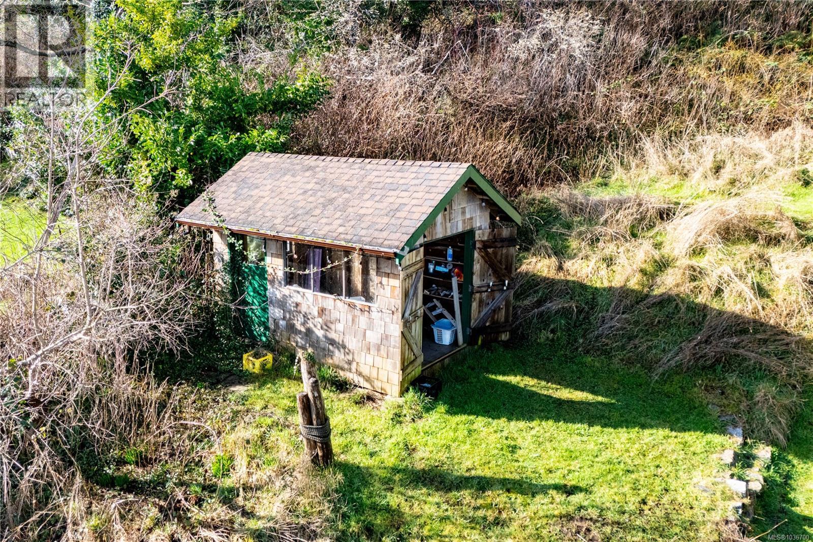 566 Thulin St - 42