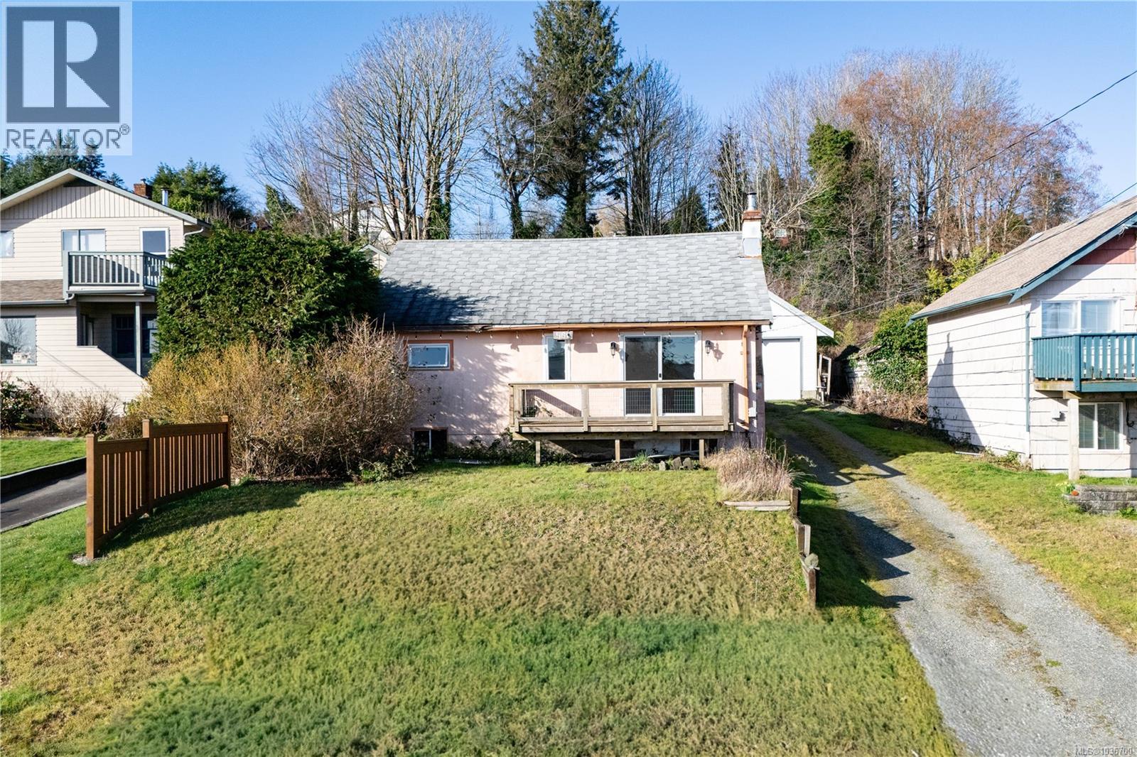 566 Thulin St - 45