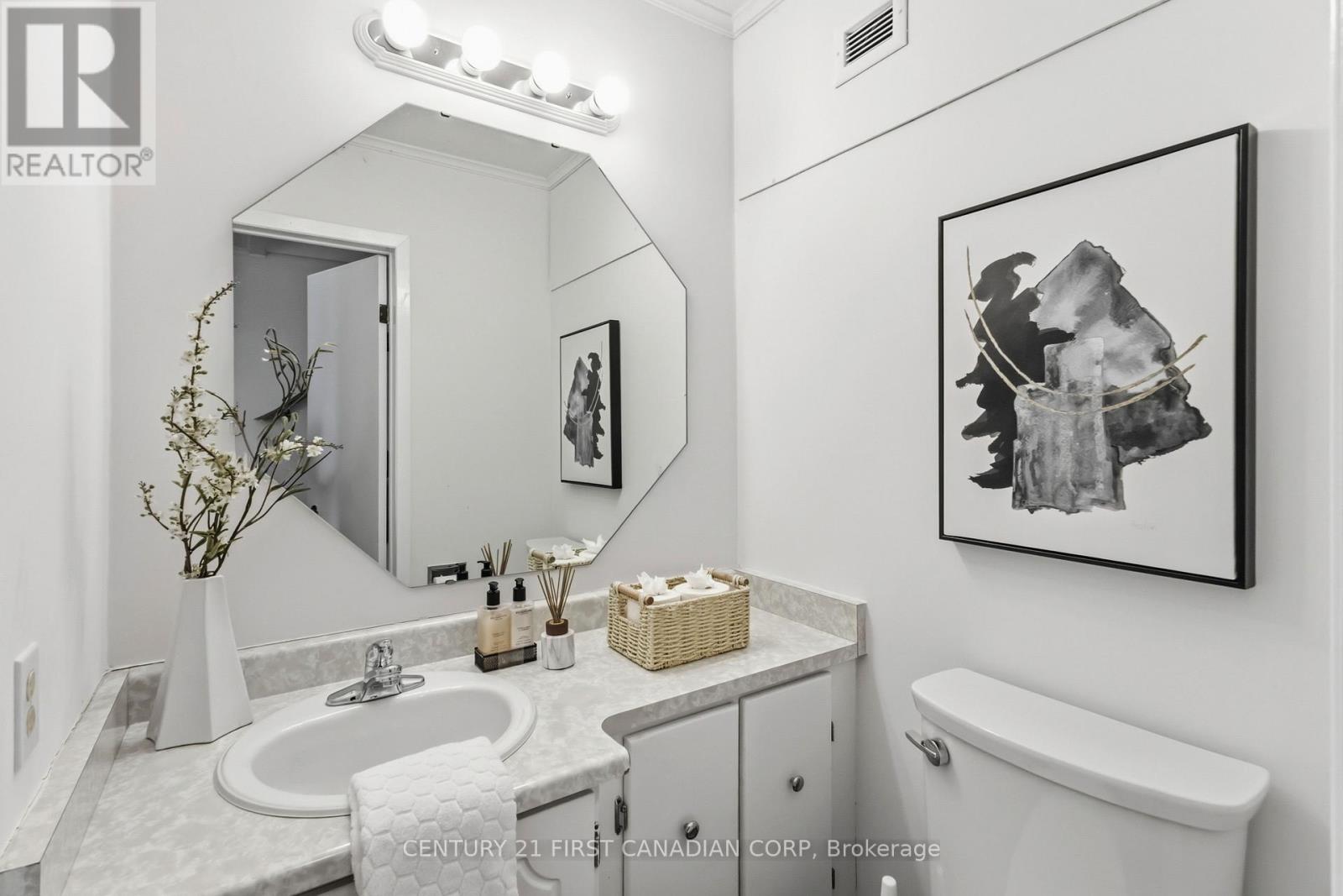731 WILKINS STREET - 25