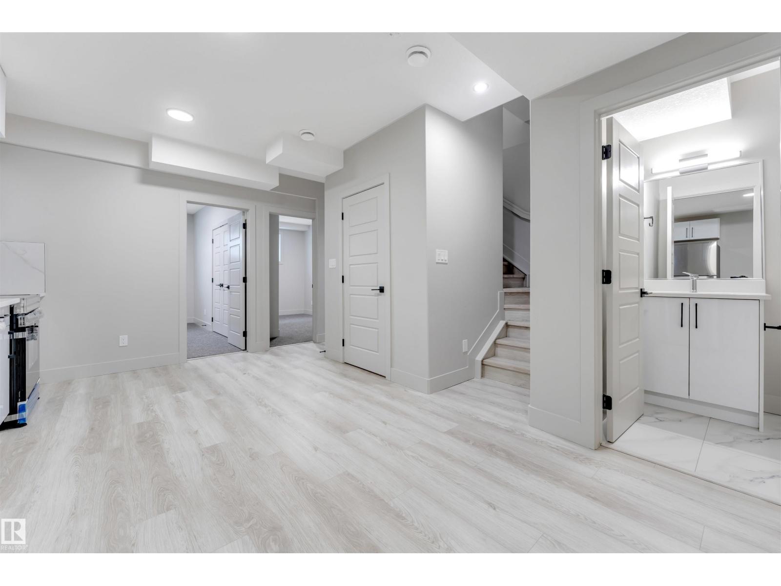 22815 80 AV NW, Edmonton