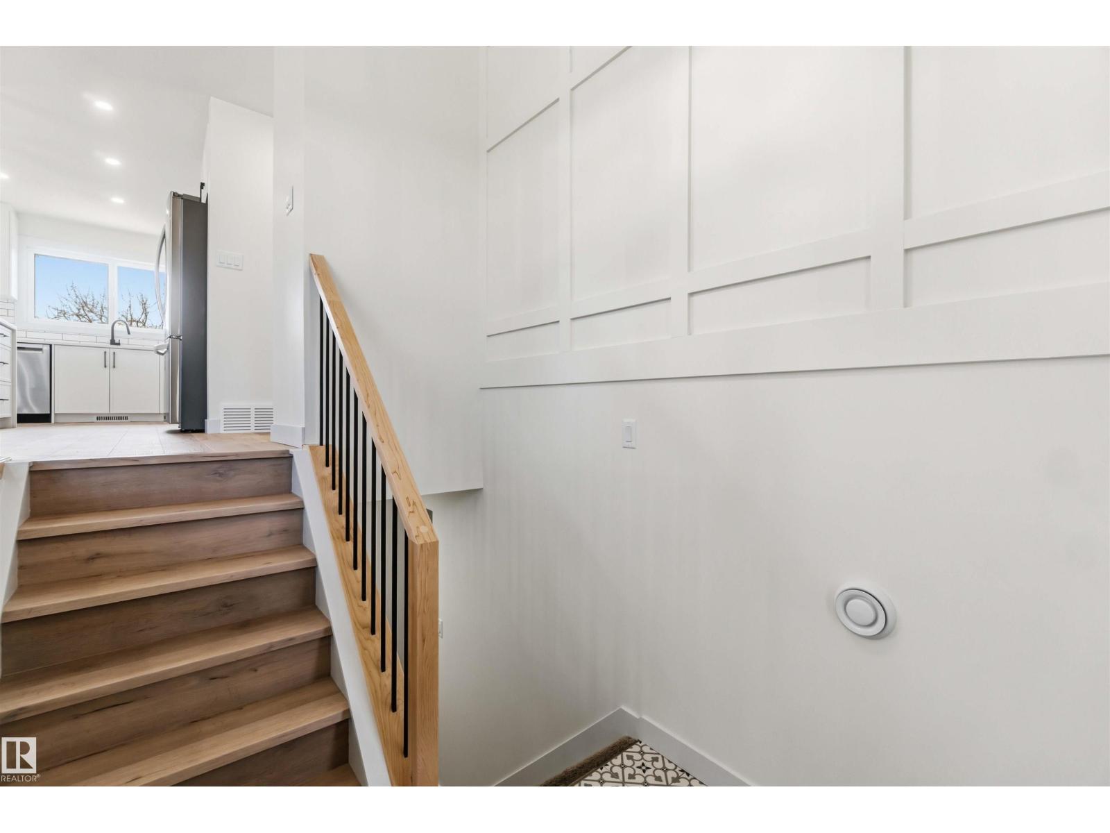 10207 165 AV NW, Edmonton