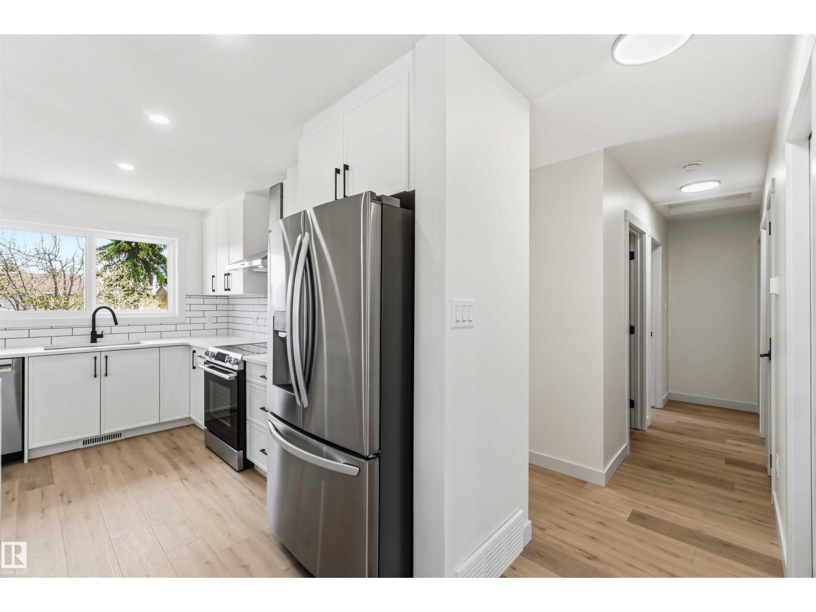 10207 165 AV NW, Edmonton