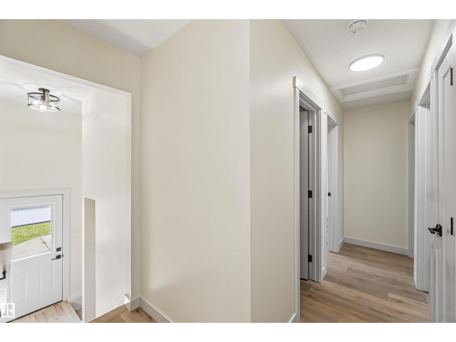 10207 165 AV NW, Edmonton