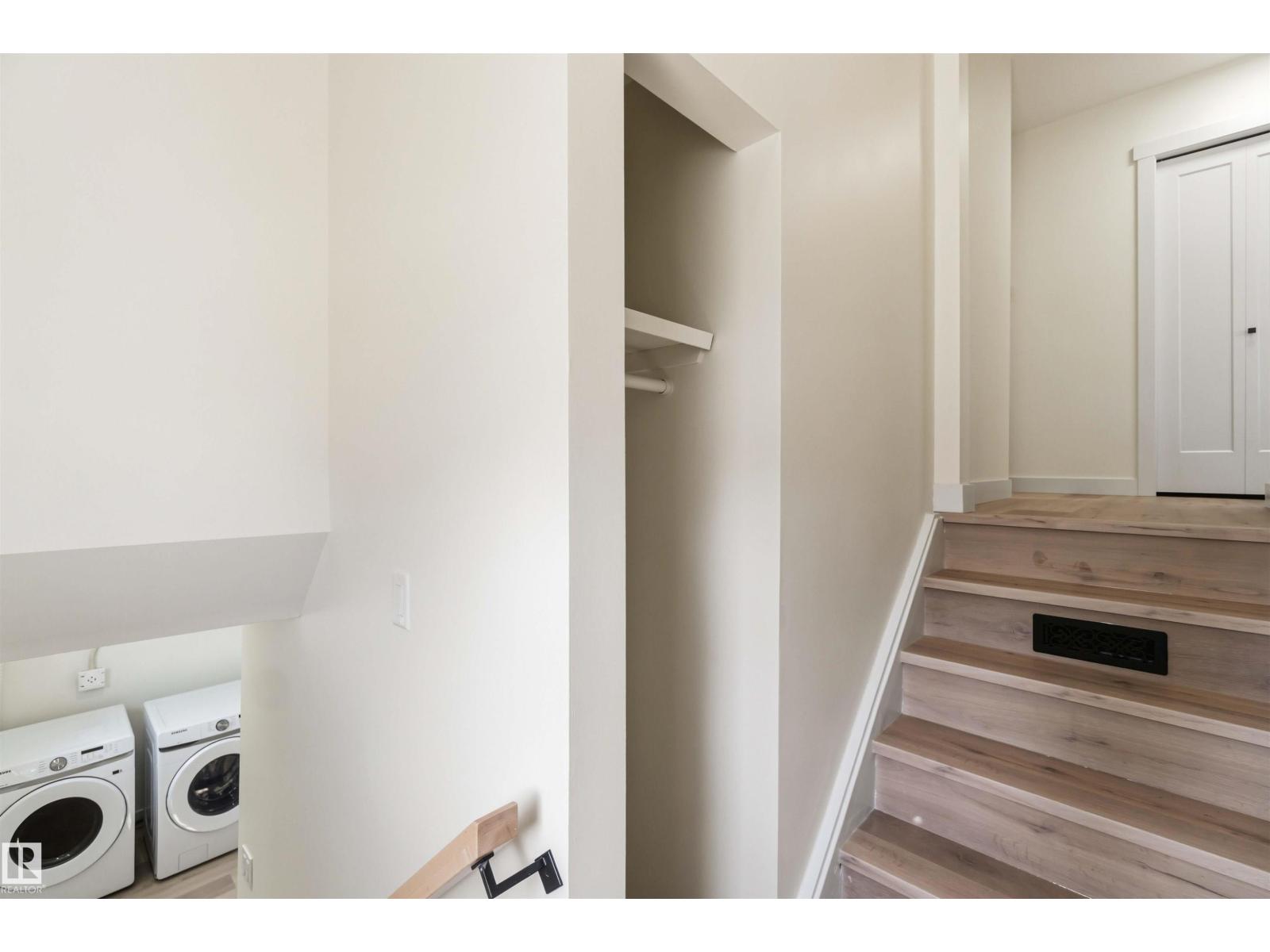10207 165 AV NW, Edmonton