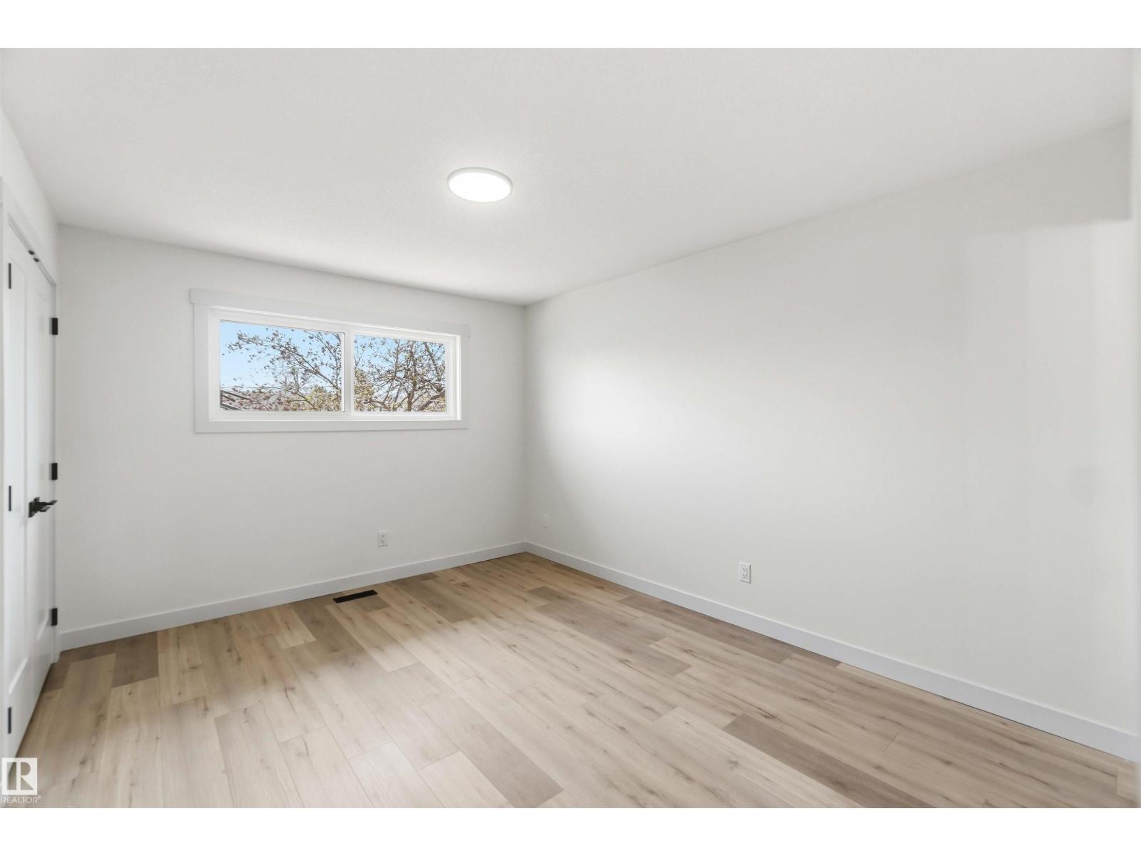 10207 165 AV NW, Edmonton