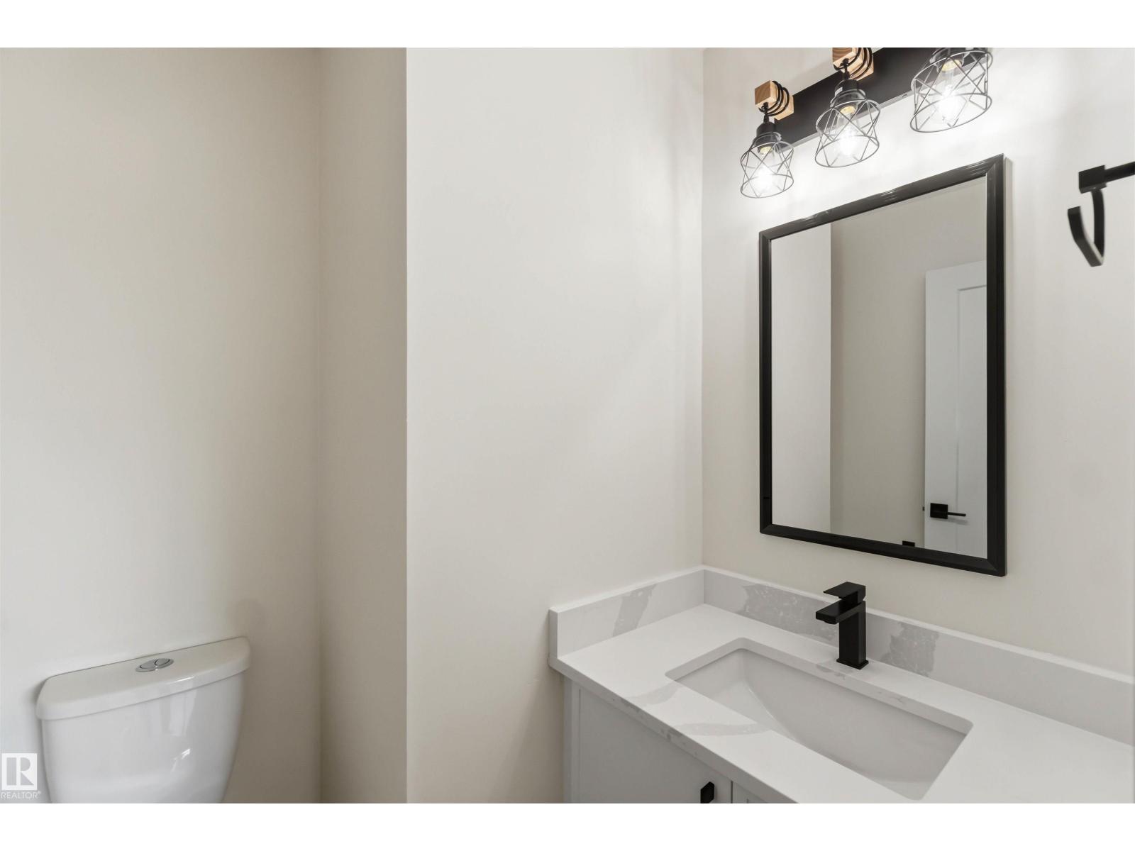 10207 165 AV NW, Edmonton