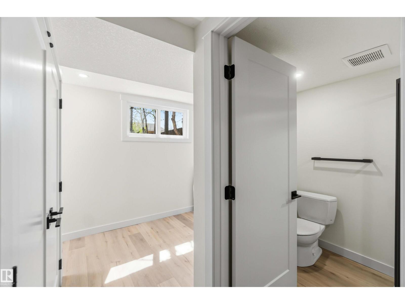 10207 165 AV NW, Edmonton