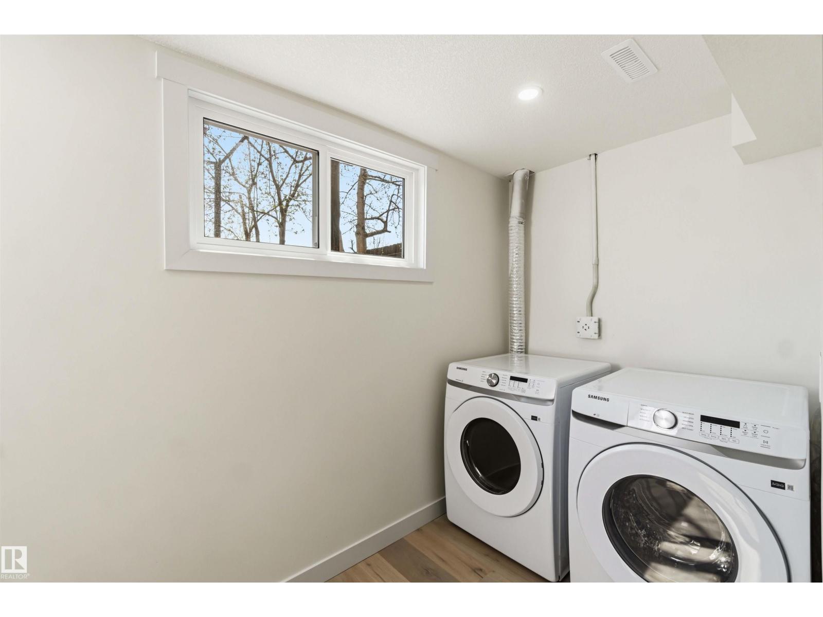 10207 165 AV NW, Edmonton