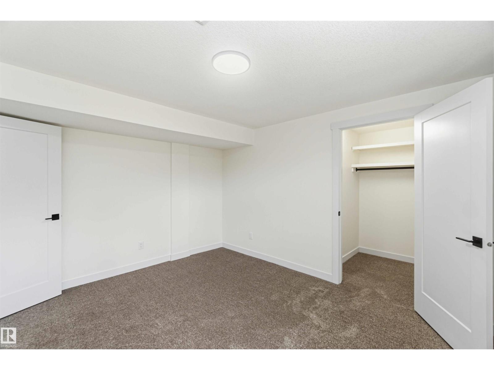 10207 165 AV NW, Edmonton