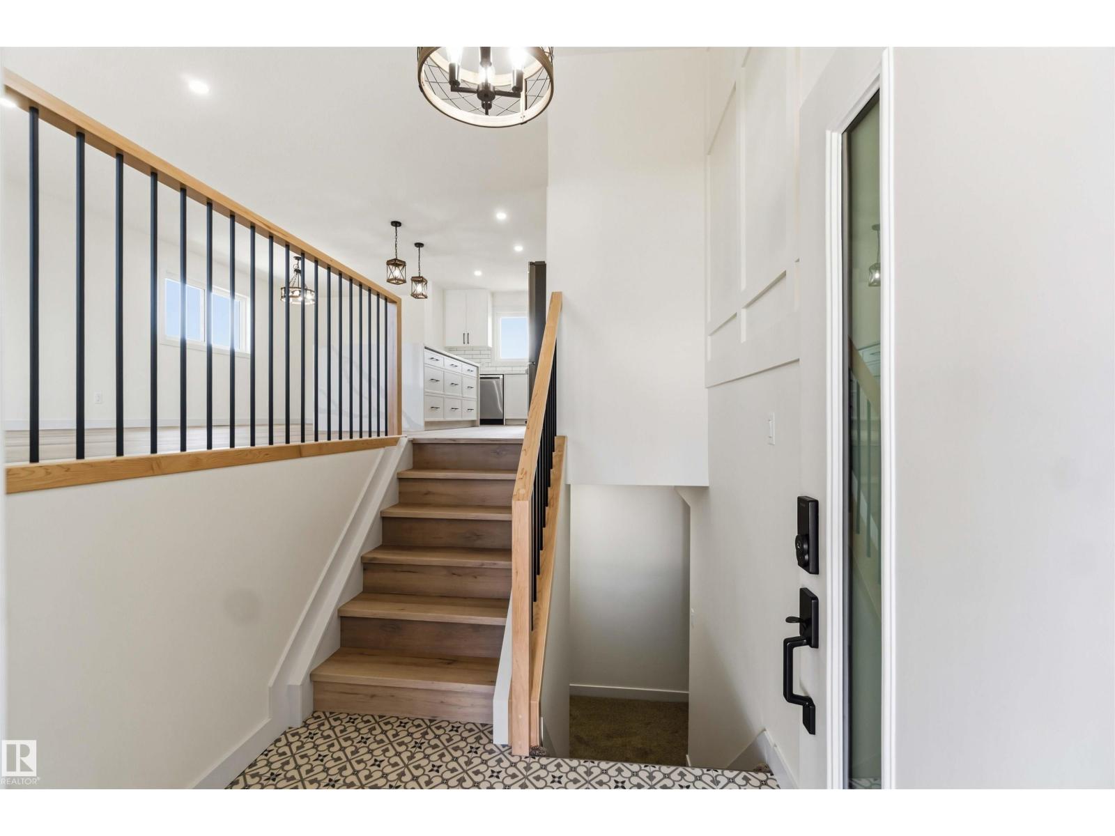 10207 165 AV NW, Edmonton